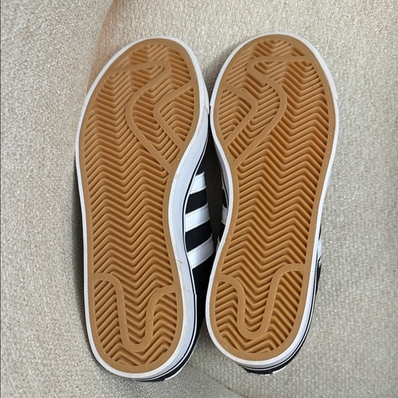 Adidas Classic Black and White Sneakers campus - Picture 2 of 5